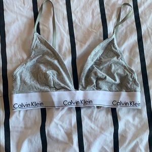 CALVIN KLEIN BRA W/O PADDING